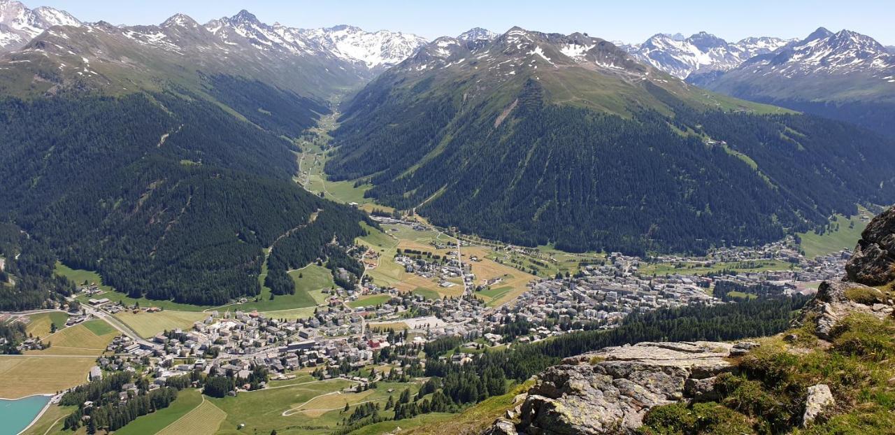 Ferienhaus & Ferienwohnung Winay Wayna Gotschna Blick Klosters Exterior photo